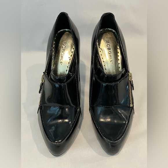 BCBG Black Booties Stilettos with 5” heels and zipper, Size 8 - Picture 7 of 9